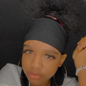 Meet your Posher, Fatima